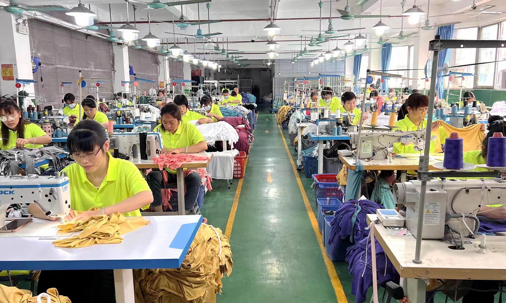 Guangzhou Vinas clothing technology Co., LTD dây chuyền sản xuất nhà máy