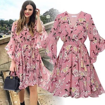Tay áo ngắn dài đầu gối váy hoa V cổ tay áo rộng tay áo phông