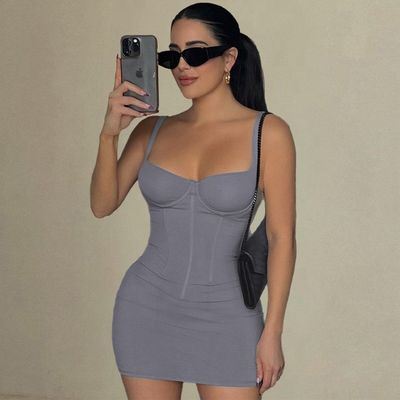 Màu sắc rắn váy đan mỏng Đẹp không có lưng Slim sexy mở lưng