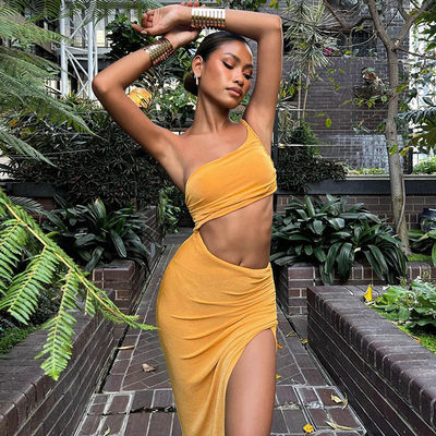 Sexy Stylish Side Hollowed Out Dress Không dây đai Một vai không lưng