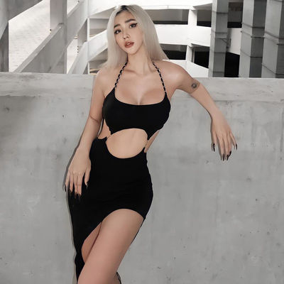 Chiếc váy cổ sườn cắt kiểu dáng sexy không có lưng cắt ra váy sườn Slim