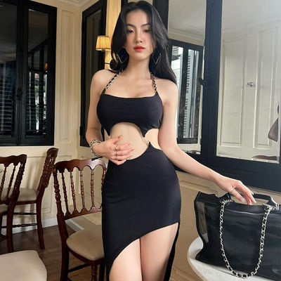 Chiếc váy cổ sườn cắt kiểu dáng sexy không có lưng cắt ra váy sườn Slim