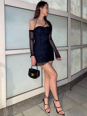 Sexy Pure Wind Gaze Cuff Không có lưng Slim Fit Dress phủ mông