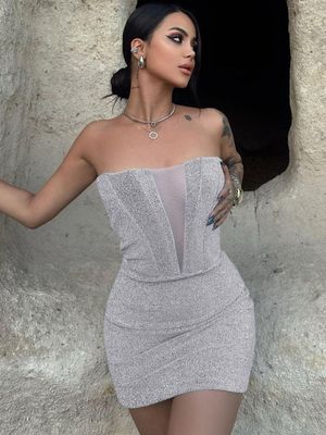 Phụ kiện thời trang Chiếc váy đùi Vòng ngực rỗng Slim Bag Chiếc váy đêm hip sexy