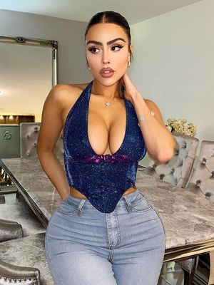 Chiếc áo sơ mi sexy mới của phụ nữ.