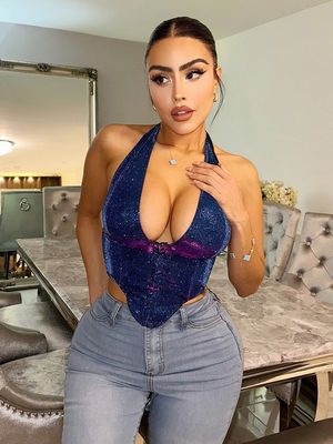 Chiếc áo sơ mi sexy mới của phụ nữ.