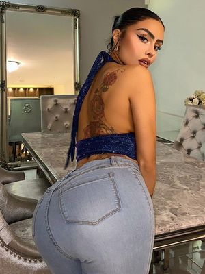 Chiếc áo sơ mi sexy mới của phụ nữ.