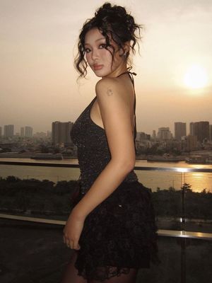 Phong cách mới sexy gia vị thêu đan dây chuyền lên dây chuyền thắt lưng mỏng áo vest màu rắn