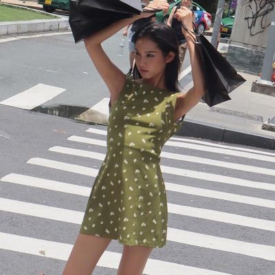 Phong cách đường phố mùa hè ngọt ngào sexy không có lưng cổ tròn hoa sơ mi công chúa lỏng lẻo châu Âu và Hoa Kỳ váy mới